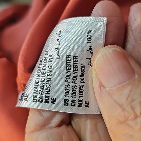 Women's jump suit. Beautiful skinny fabric color is rouge. large. Elastic w tie - Picture 12 of 12